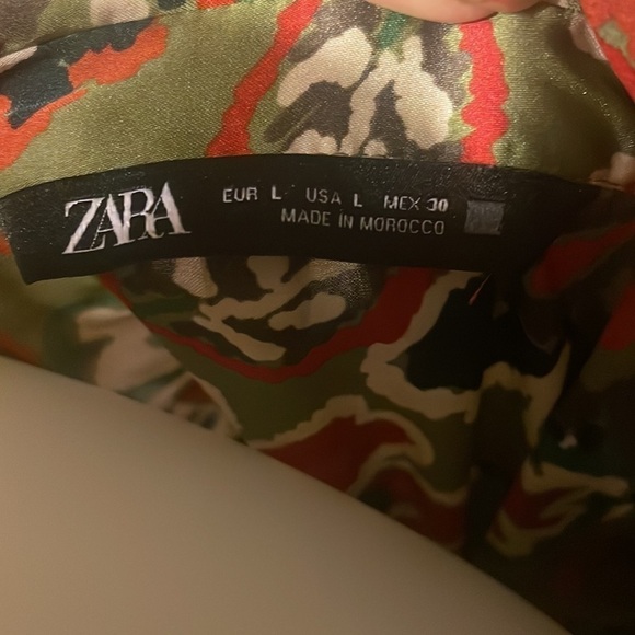 𝅺ZARA Satin Large Pull Over‎ - Picture 4 of 9